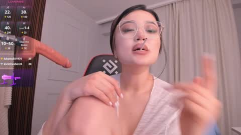 Snapshot of sophia_squirtits chatting on 01-16-25, 05:12 QUEEN OF SQUIRT online show from 01-16-25, 05:12