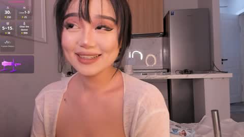 Snapshot of sophia_squirtits chatting on 02-05-25, 03:09 QUEEN OF SQUIRT online show from 02-05-25, 03:09