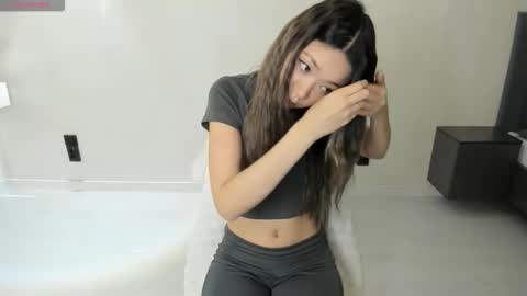 Snapshot of sophia_squirtits chatting on 11-22-25, 08:52 QUEEN OF SQUIRT online show from 11-22-25, 08:52