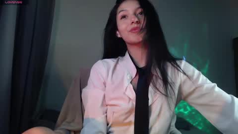 Snapshot of sophia_whispers chatting on 05-11-26, 05:02 Sophia online show from 05-11-26, 05:02