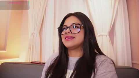 Snapshot of sophia_wilsonn_ chatting on 10-11-25, 11:20 Sofi online show from 10-11-25, 11:20