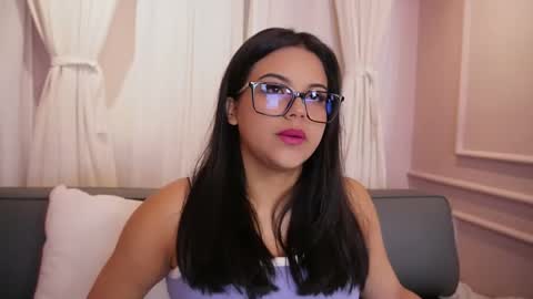 Snapshot of sophia_wilsonn_ chatting on 10-16-25, 11:11 Sofi online show from 10-16-25, 11:11