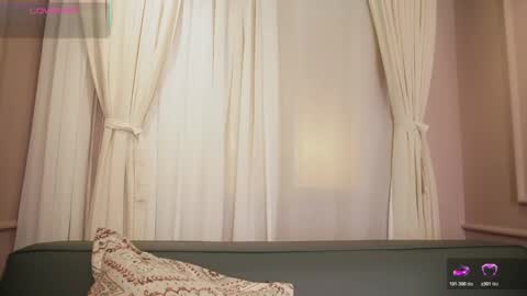 Snapshot of sophia_wilsonn_ chatting on 11-01-25, 11:12 Sofi online show from 11-01-25, 11:12