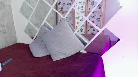 Sophie online show from 05-06-26, 02:11