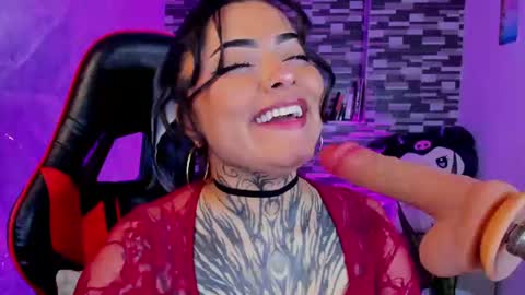 Snapshot of sophiaa_cherry chatting on 07-27-26, 10:06 Sophia online show from 07-27-26, 10:06