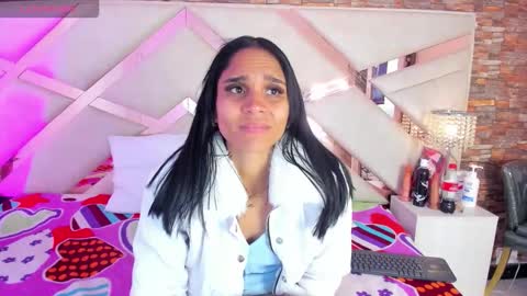 Sophia Paris online show from 11-17-25, 02:28