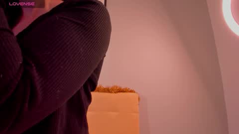 Sophia online show from 12-15-25, 01:43