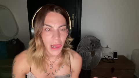 SophiaAt40 online show from 06-18-26, 07:51