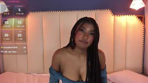 Sophie online show from 10-11-25, 05:17