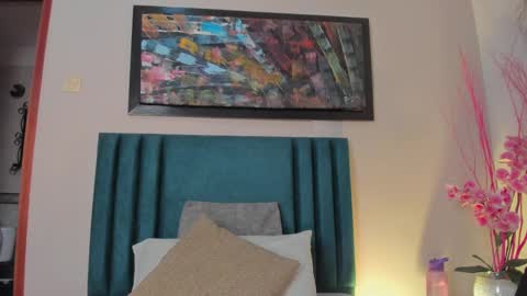 sophiacolliins online show from 09-12-25, 12:33