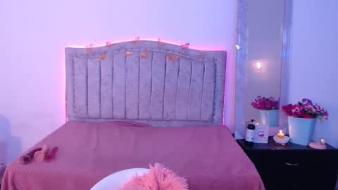 Sophiee online show from 12-19-25, 05:14