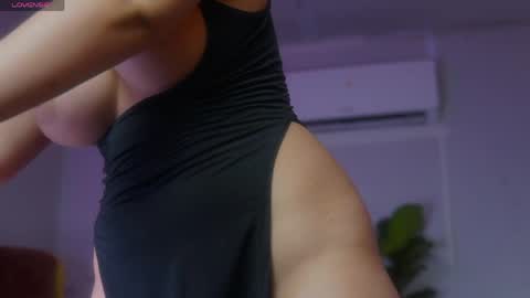 Snapshot of sophialaxx chatting on 05-14-26, 10:27 Sophia online show from 05-14-26, 10:27