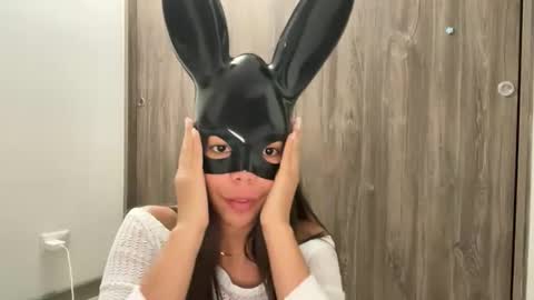 Snapshot of sophiaoliver_ chatting on 10-31-25, 04:35 Sophia and Oliver  online show from 10-31-25, 04:35