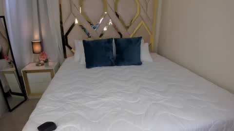    online show from 12-02-25, 02:34