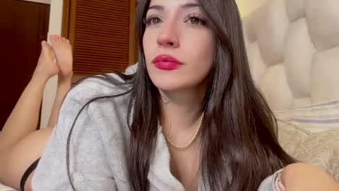 Snapshot of sophiarommie chatting on 06-01-26, 07:43 sophiarommie online show from 06-01-26, 07:43