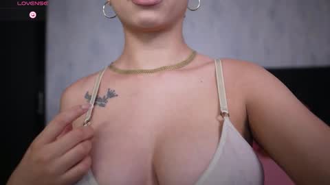 Sophy online show from 01-06-26, 01:09