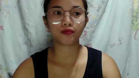 sophie_193 online show from 04-18-26, 06:01
