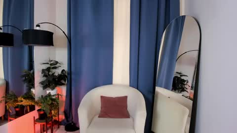 Snapshot of sophie_blossom_ chatting on 05-12-26, 01:52 Sophia online show from 05-12-26, 01:52