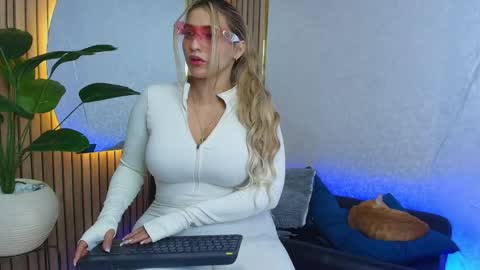  SOPHIE JANNER online show from 06-01-26, 10:11
