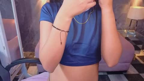 sophie_jones_b online show from 04-21-26, 12:44