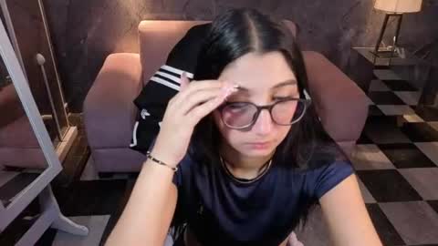 sophie_jones_b online show from 06-10-26, 12:59