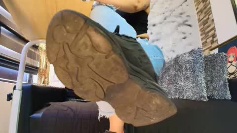 Sophie online show from 01-13-26, 03:17