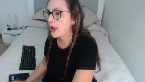 Snapshot of sophie_lopez1 chatting on 06-13-26, 02:20 Sofa online show from 06-13-26, 02:20