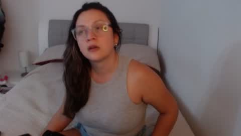 Snapshot of sophie_lopez1 chatting on 07-20-26, 04:16 Sofa online show from 07-20-26, 04:16