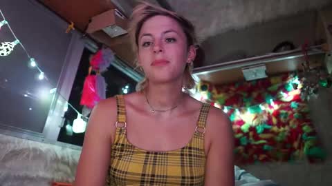 Snapshot of sophie_lovely chatting on 02-15-25, 05:30 derpy derpington online show from 02-15-25, 05:30