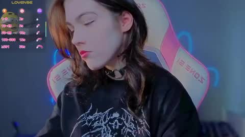sophie_nomenal_ online show from 05-28-26, 01:30