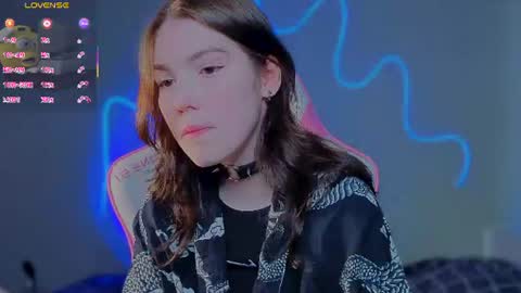 sophie_nomenal_ online show from 06-20-26, 10:40