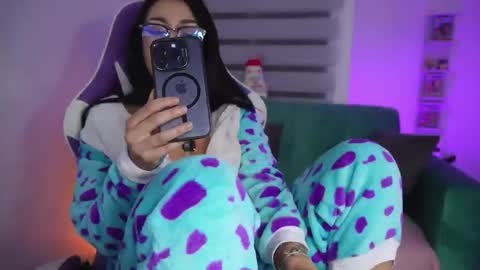 sophie_soft69 online show from 03-27-26, 08:26