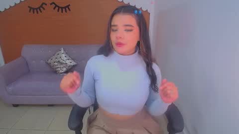 Snapshot of sophie_t_ chatting on 03-08-25, 04:12 Sofia online show from 03-08-25, 04:12