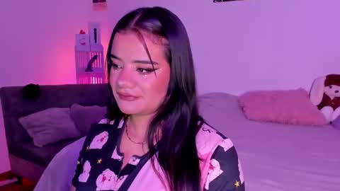 Snapshot of sophie_t_ chatting on 06-16-26, 02:58 Sofia online show from 06-16-26, 02:58