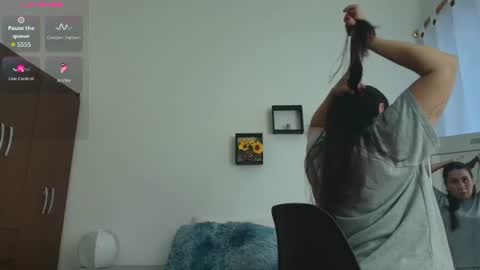 Snapshot of sophie_tyler25 chatting on 07-01-26, 01:34 SOPHIE TYLER online show from 07-01-26, 01:34