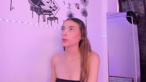 Snapshot of sophie_vega1 chatting on 07-13-26, 06:11 Sophie online show from 07-13-26, 06:11