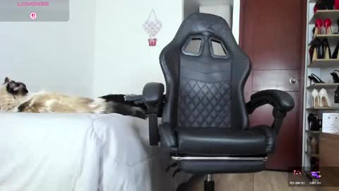 sophiebaker__ online show from 06-06-26, 02:27