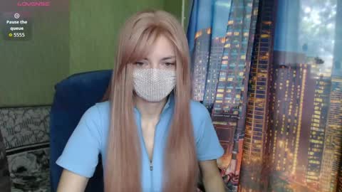 Sophie online show from 05-23-26, 05:56