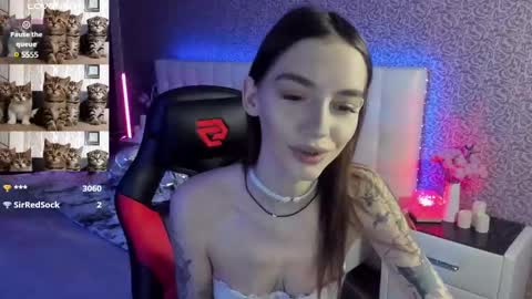 Snapshot of sophiecherrie chatting on 03-12-25, 01:08 Sophie online show from 03-12-25, 01:08