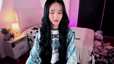 Snapshot of sophiecornett chatting on 02-01-25, 07:55 online show from 02-01-25, 07:55