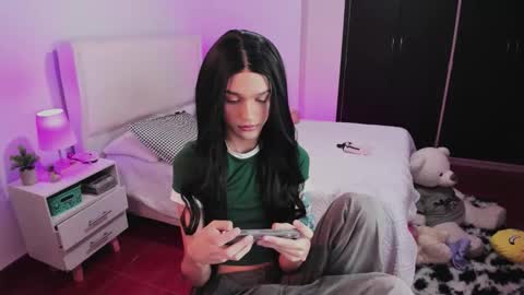 Snapshot of sophiecornett chatting on 09-14-25, 02:00 online show from 09-14-25, 02:00