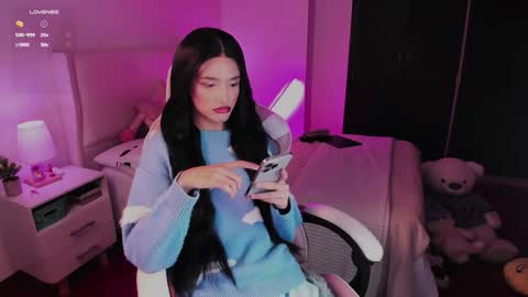 Snapshot of sophiecornett chatting on 10-14-25, 12:33 online show from 10-14-25, 12:33