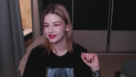 Sophie online show from 03-06-26, 11:34