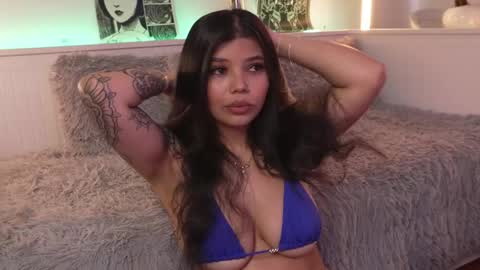 Snapshot of sophiee_art chatting on 05-04-26, 08:16 Sophiee online show from 05-04-26, 08:16