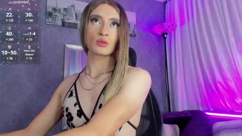 Sophie online show from 03-08-25, 05:01