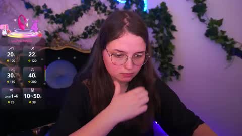 sophieedreams online show from 11-18-25, 02:54