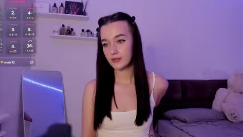 Sophie online show from 07-25-26, 05:54