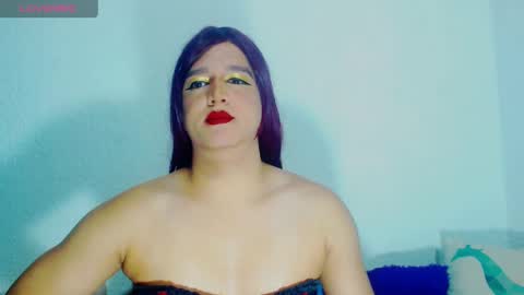Snapshot of sophiehillsxo chatting on 05-12-26, 06:32 sophiehillsxo online show from 05-12-26, 06:32