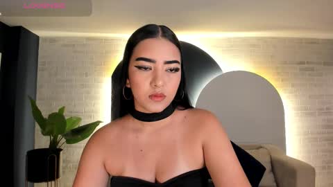 Sophie online show from 12-14-25, 04:07