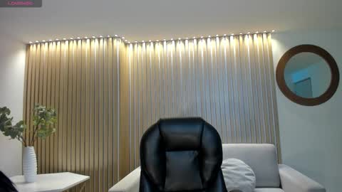 Sophie online show from 03-27-26, 03:45